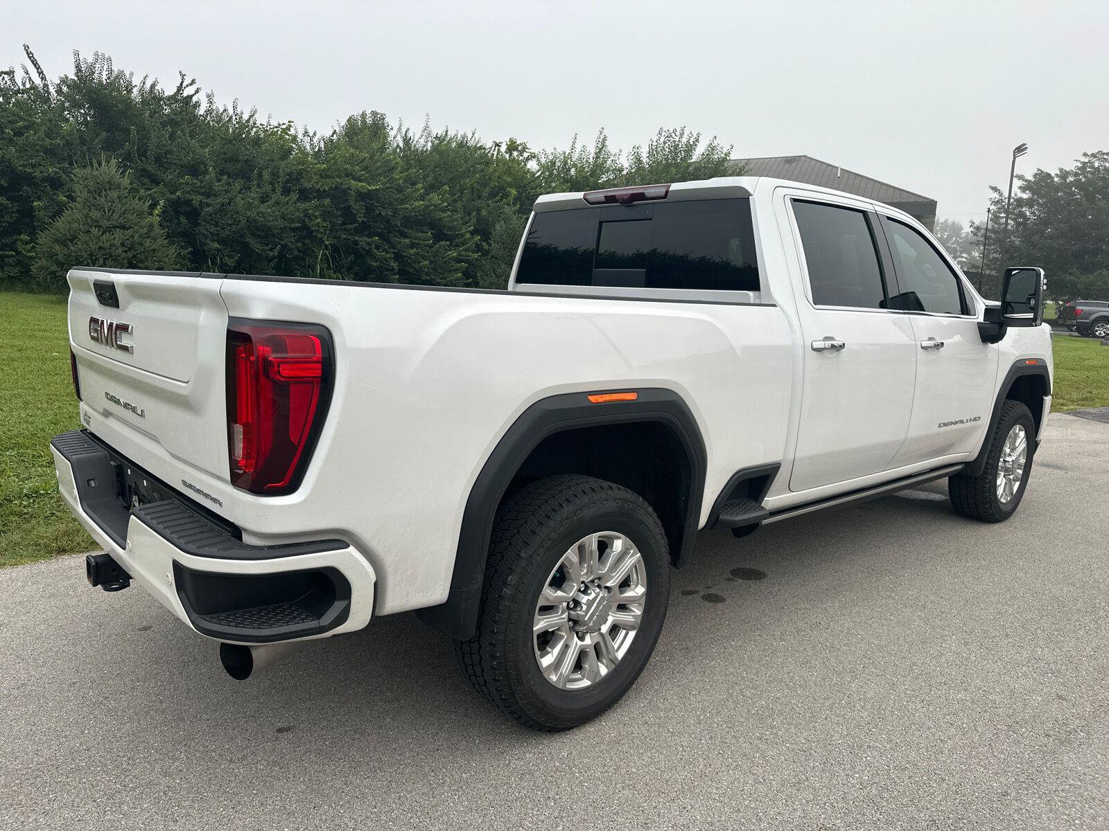 Used 2021 GMC Sierra 2500 Denali w/ Denali Ultimate Package AWD/4WD image 12