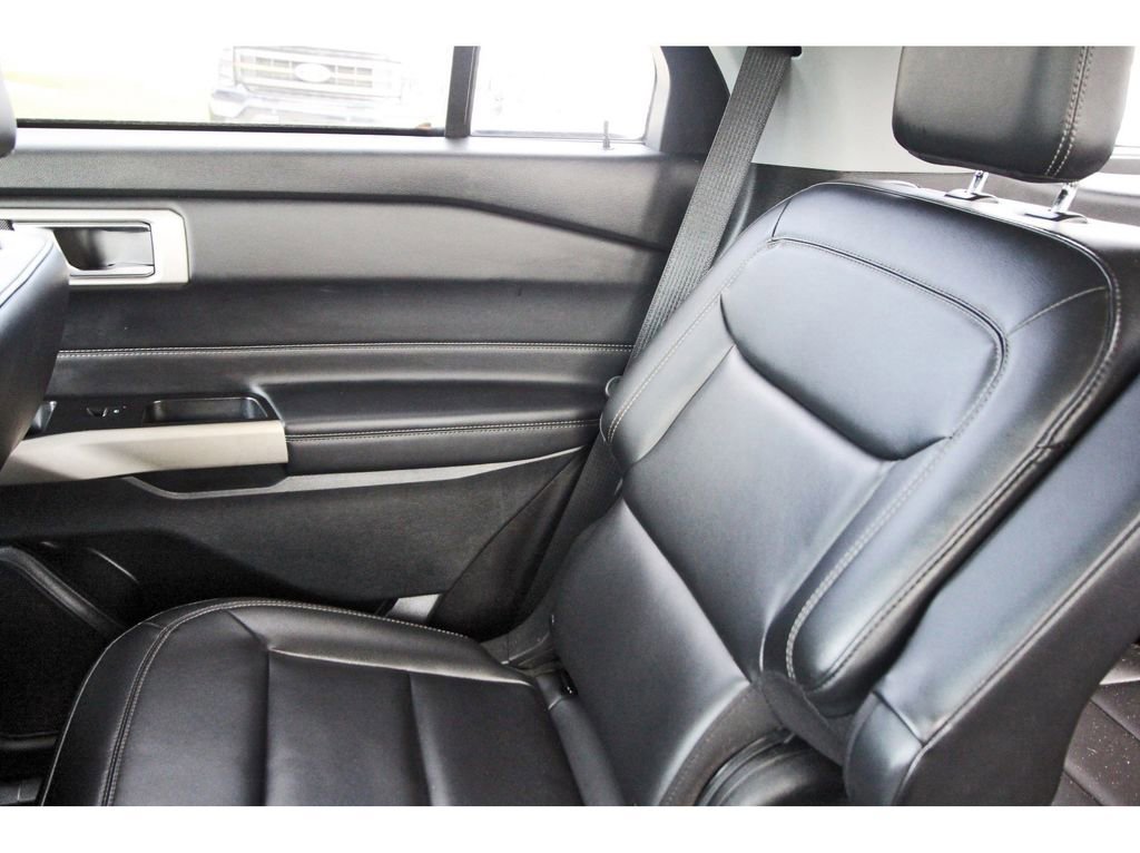 Certified 2022 Ford Explorer XLT w/ Equipment Group 202A image 14