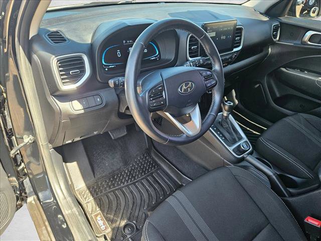 Used 2023 Hyundai Venue SEL FWD image 10