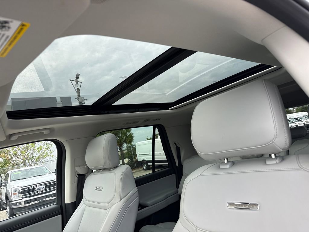 Certified 2025 Ford Expedition Max Platinum AWD/4WD image 9