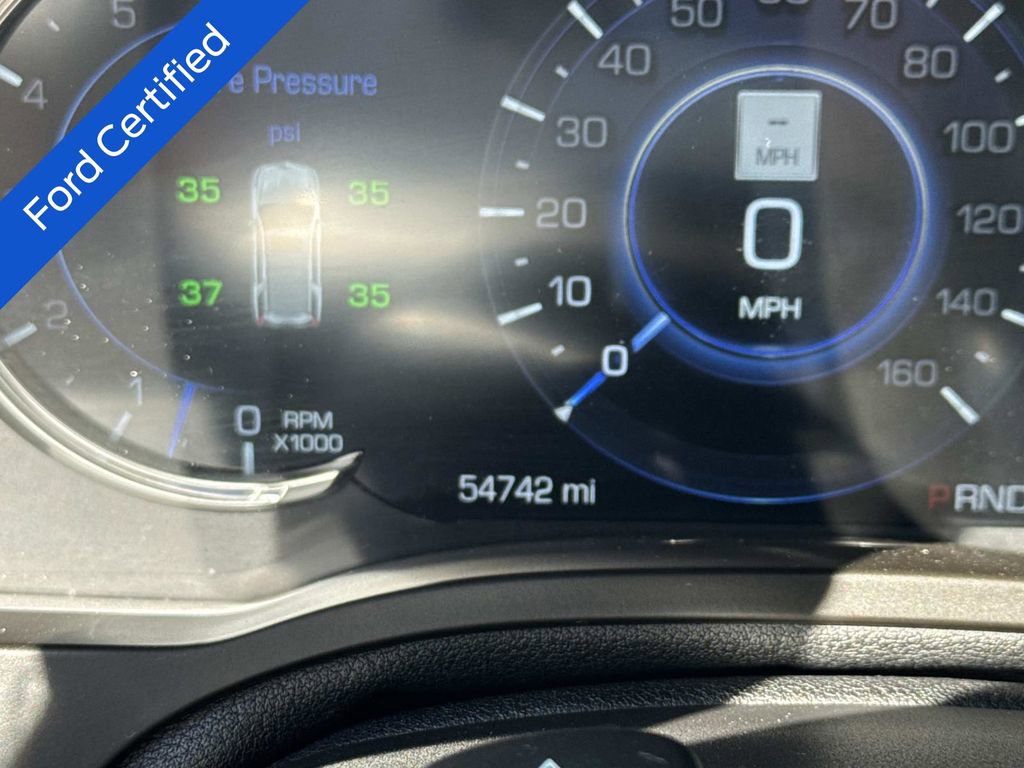 Used 2019 Cadillac Escalade Platinum image 2