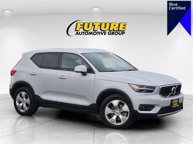 Used 2021 Volvo XC40 T5 Momentum