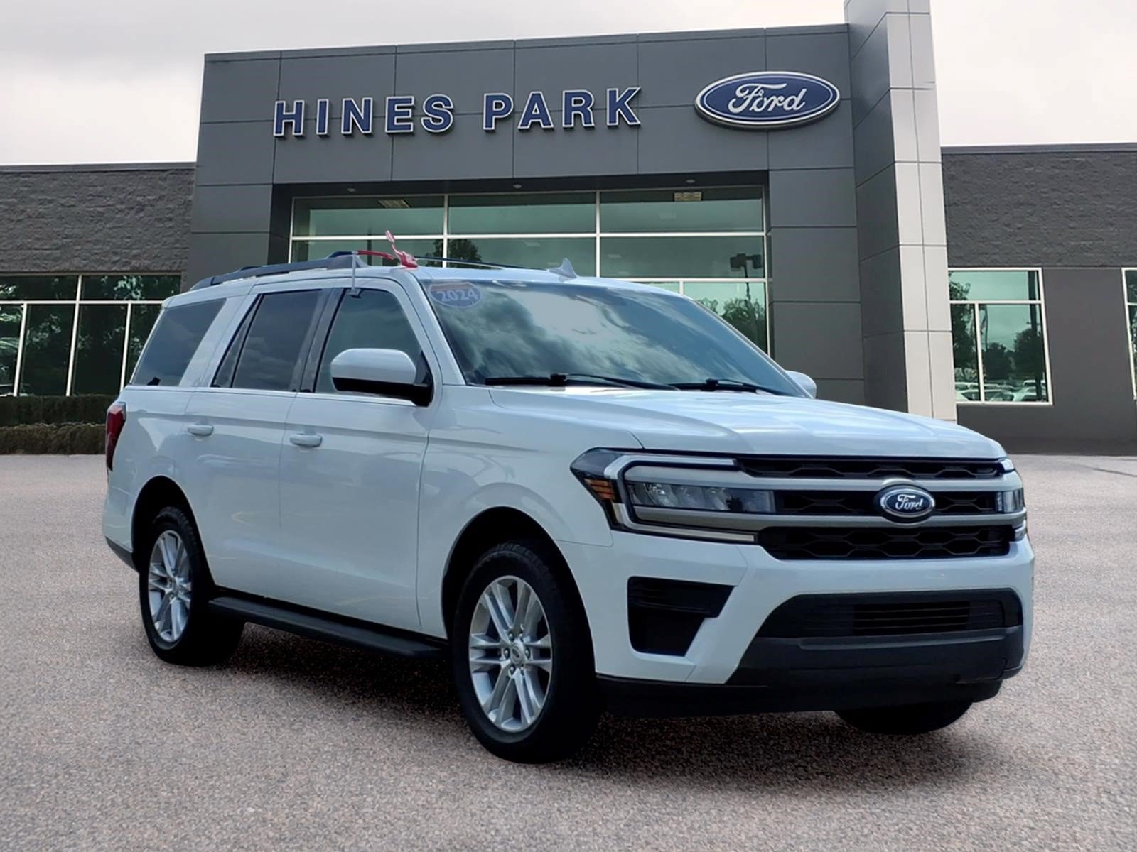 Certified 2024 Ford Expedition XLT AWD/4WD image 1