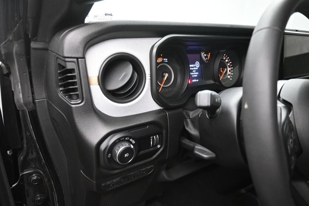 Used 2024 Jeep Wrangler Unlimited Sport AWD/4WD image 13