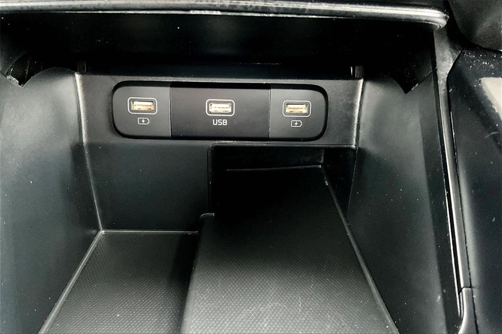 Used 2023 Kia Sorento LX image 33