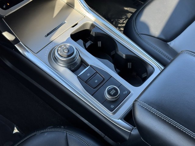 Certified 2022 Ford Explorer XLT w/ Equipment Group 202A image 22
