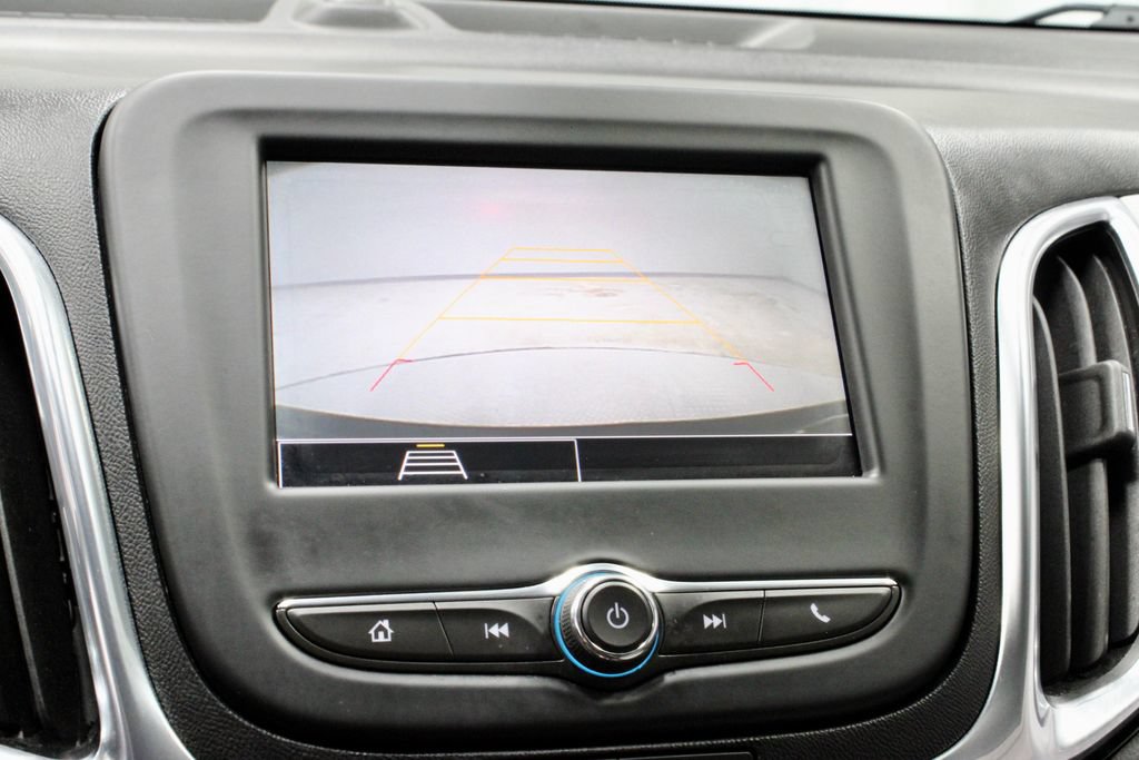Used 2022 Chevrolet Equinox LS AWD/4WD image 2