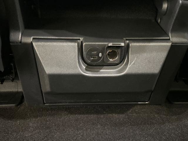 Certified 2022 Ford F150 XLT w/ Equipment Group 302A High image 33