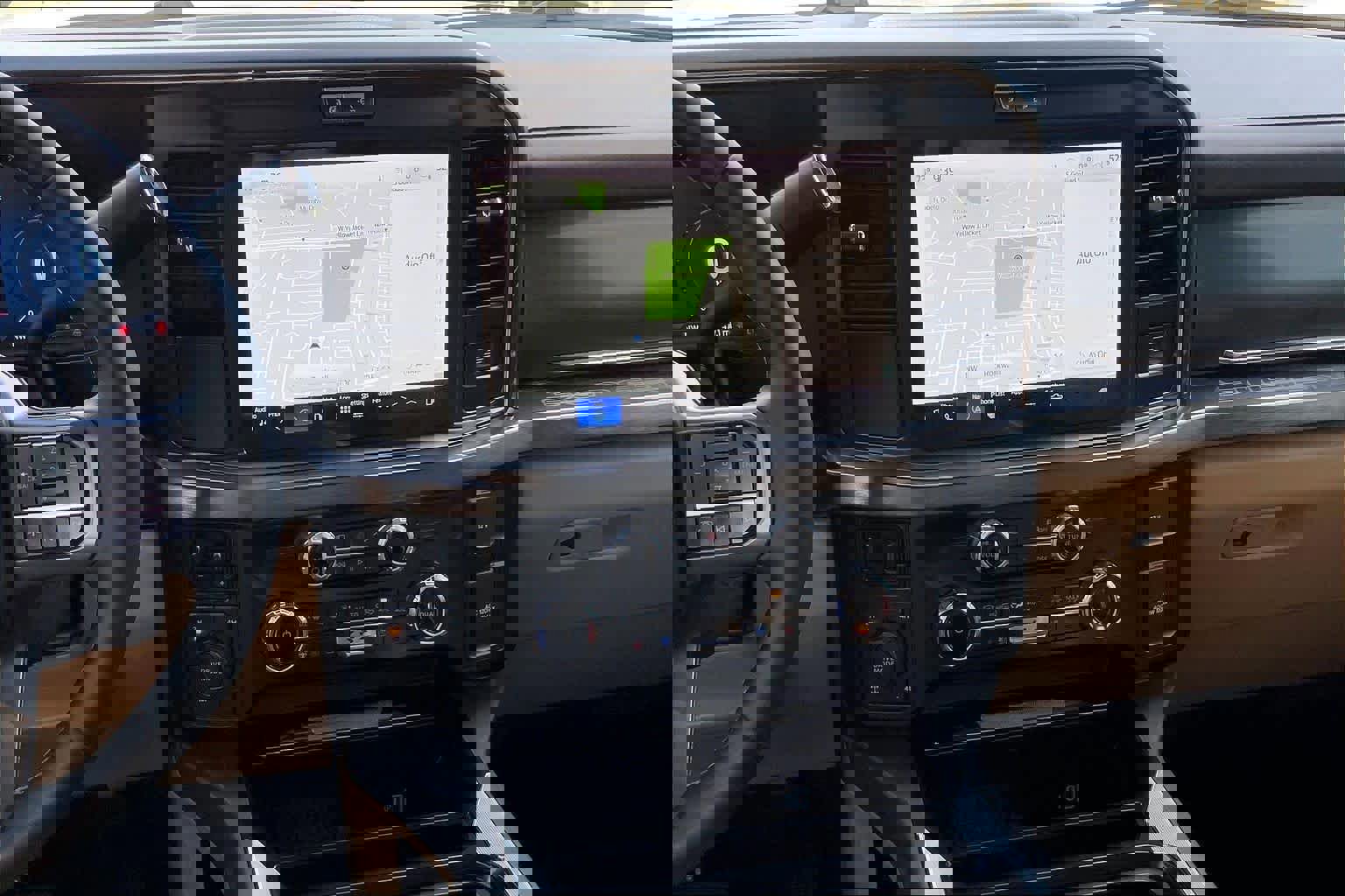 Certified 2025 Ford F250 Lariat w/ Chrome Package image 8