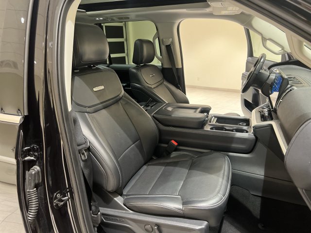 Certified 2025 Ford Expedition Platinum w/ Driver's Package AWD/4WD image 26