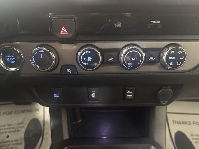 Used 2017 Toyota Tacoma TRD Sport AWD/4WD image 16