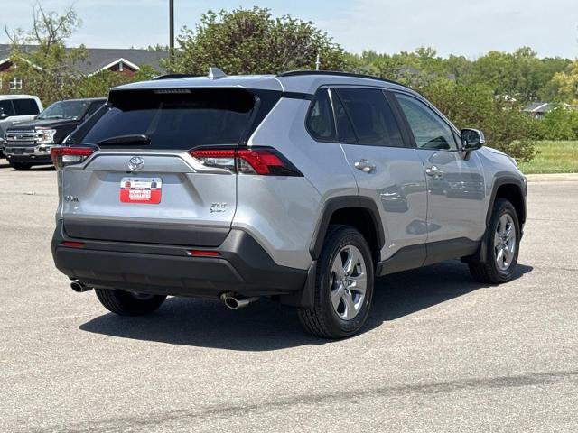 Used 2025 Toyota RAV4 XLE w/ Convenience Package AWD/4WD image 5