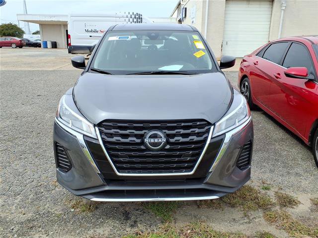 Used 2024 Nissan Kicks S FWD image 2