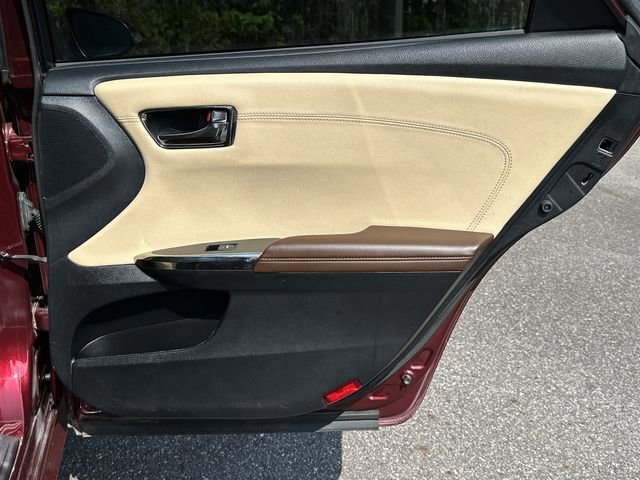 Used 2017 Toyota Avalon XLE Plus FWD image 16