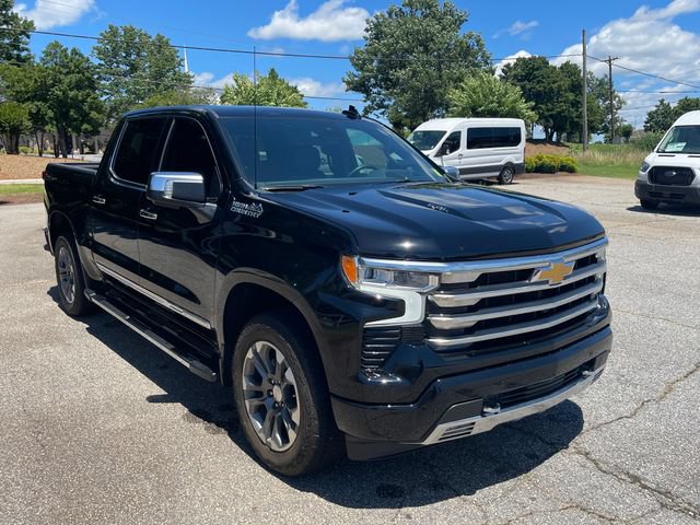 Used 2024 Chevrolet Silverado 1500 High Country w/ Technology Package AWD/4WD image 3