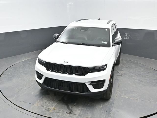 Used 2024 Jeep Grand Cherokee Altitude AWD/4WD image 20