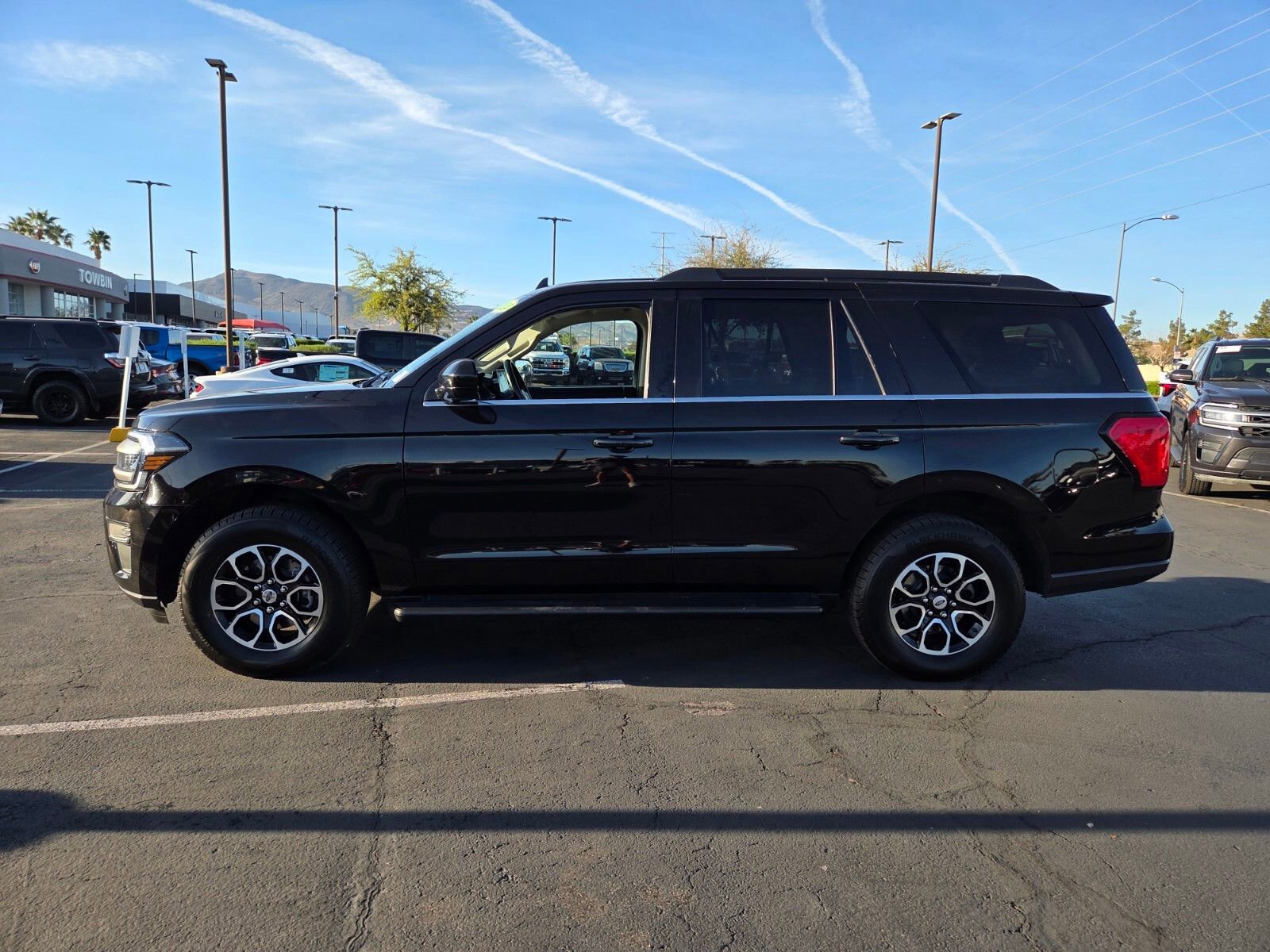 Certified 2024 Ford Expedition XLT image 2