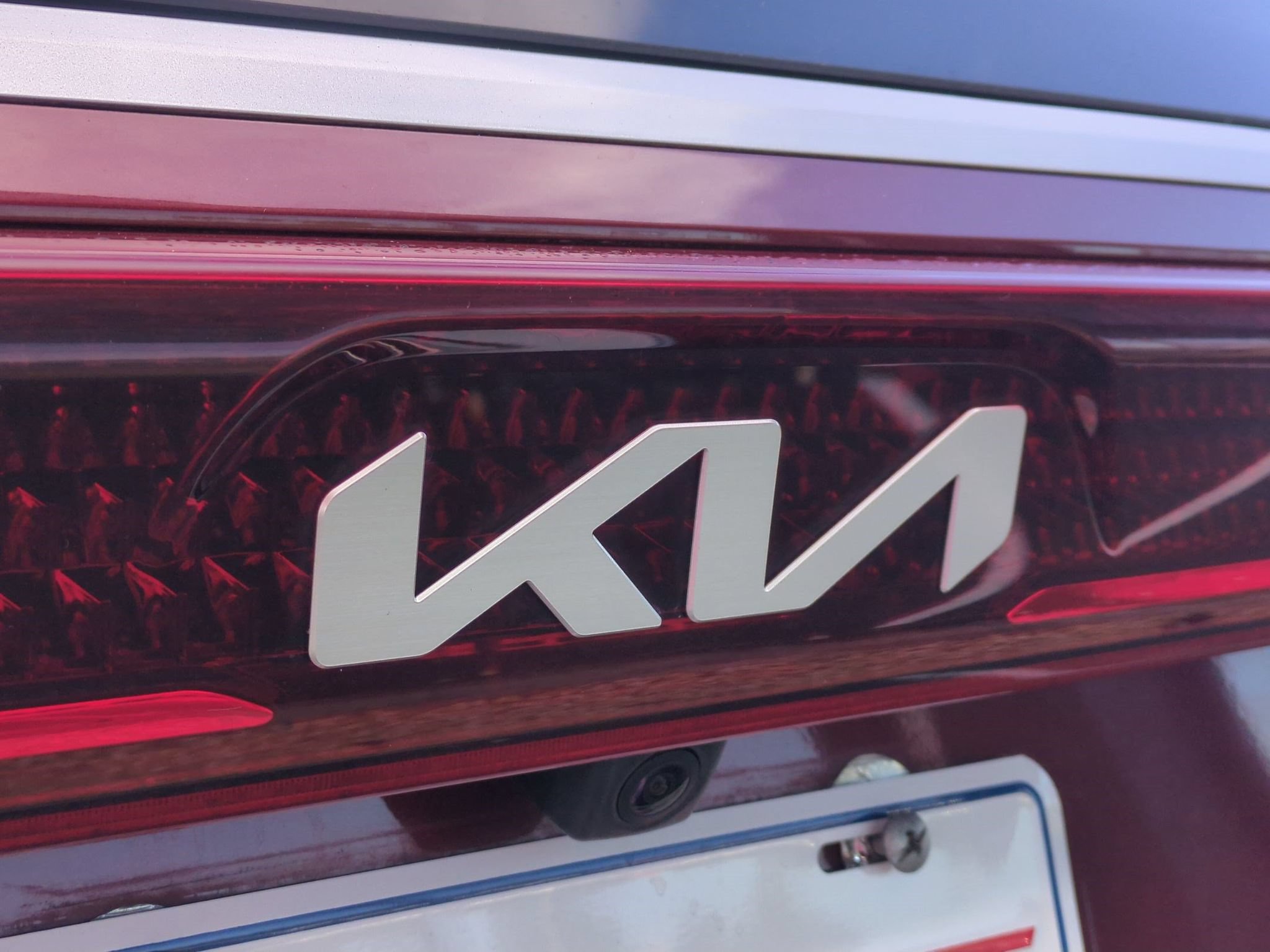 Used 2023 Kia Carnival LX FWD image 6