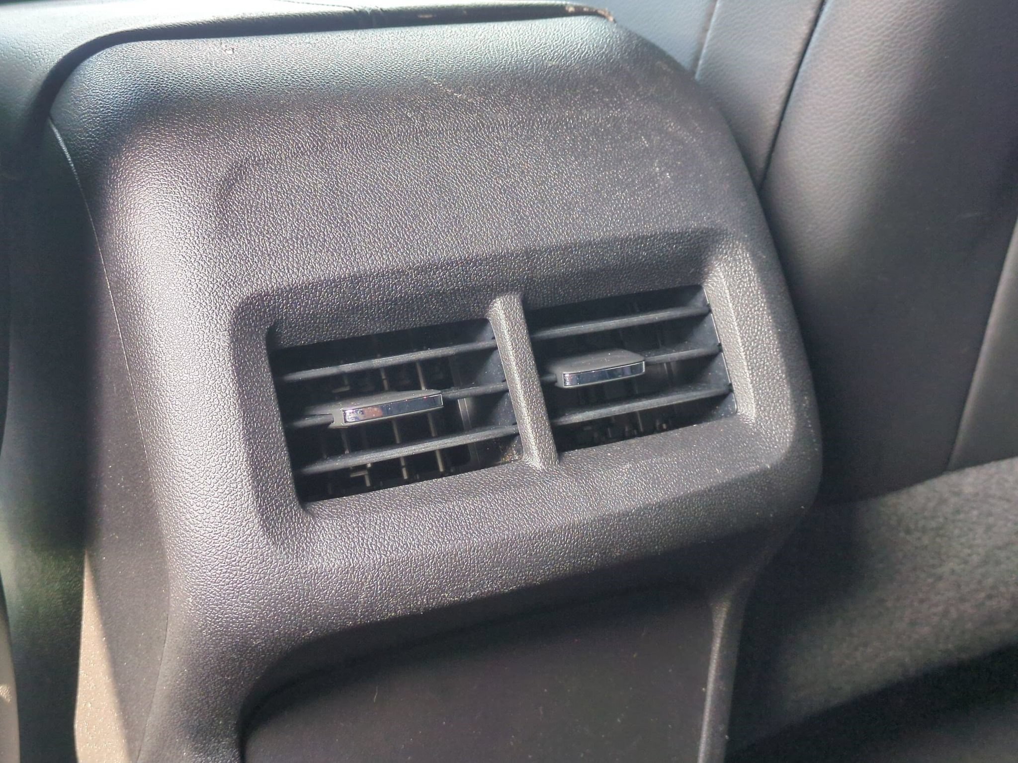 Used 2018 Chevrolet Equinox Premier FWD image 27