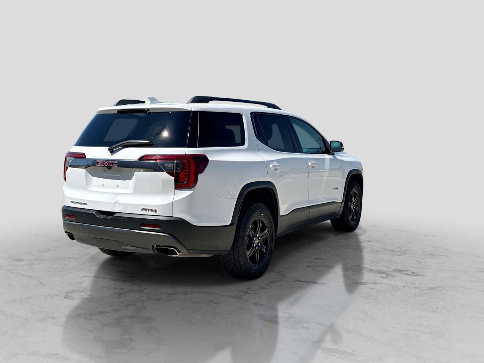 Used 2022 GMC Acadia AT4 w/ Preferred Package AWD/4WD image 6