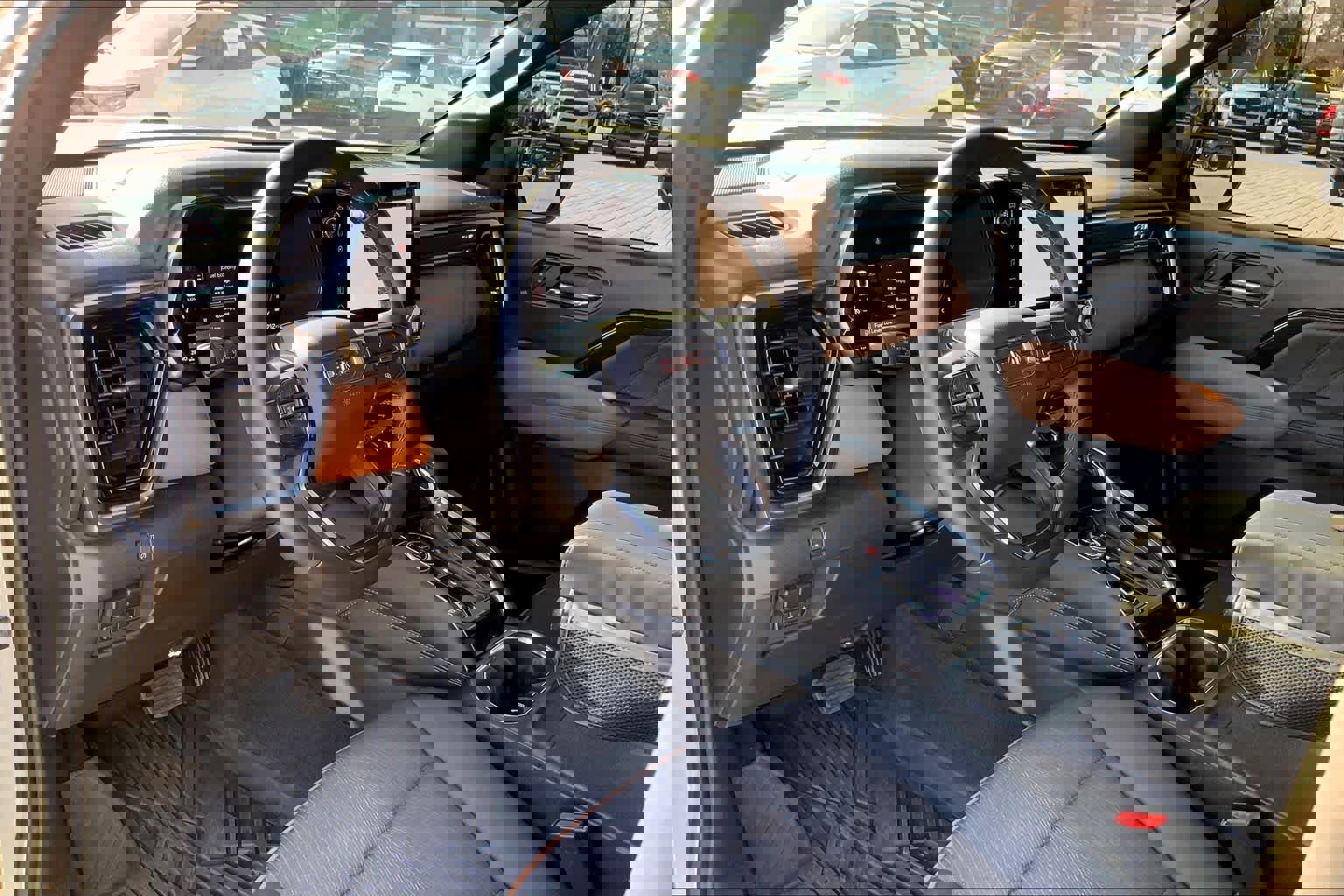 Used 2024 GMC Canyon AT4 w/ Canyon Safety Plus Package image 17