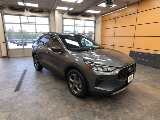 Certified 2025 Ford Escape ST-Line AWD/4WD 360° Tour