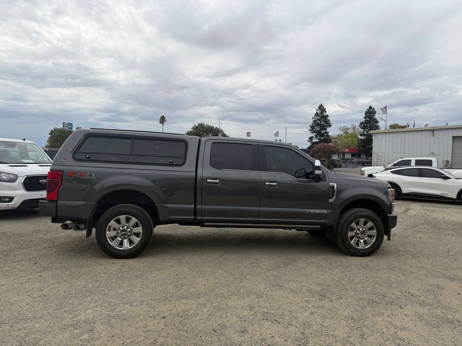 Certified 2020 Ford F250 Platinum w/ FX4 Off-Road Package AWD/4WD image 7