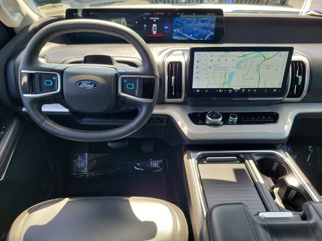 Certified 2025 Ford Expedition Active RWD image 4