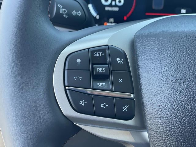 Certified 2025 Ford Explorer Active w/ Active Comfort Package RWD image 9