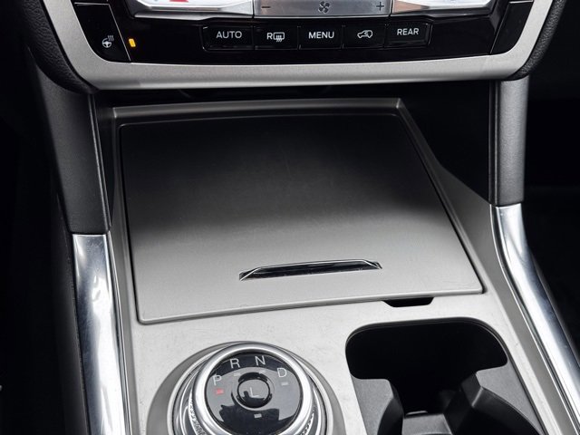 Certified 2022 Ford Explorer XLT w/ XLT Sport Appearance Package image 18