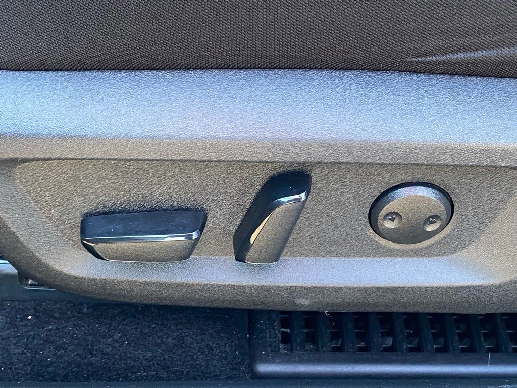 Used 2023 Nissan Rogue SV image 13