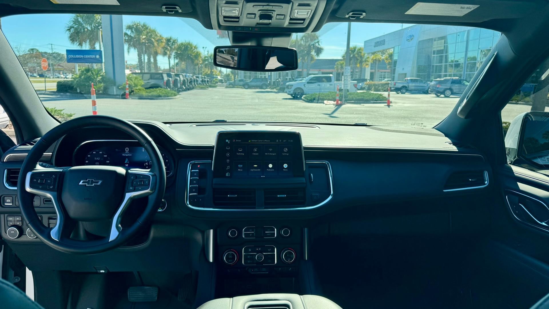 Used 2024 Chevrolet Tahoe Z71 w/ Luxury Package image 29