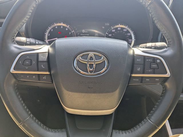 Used 2023 Toyota Highlander LE image 11