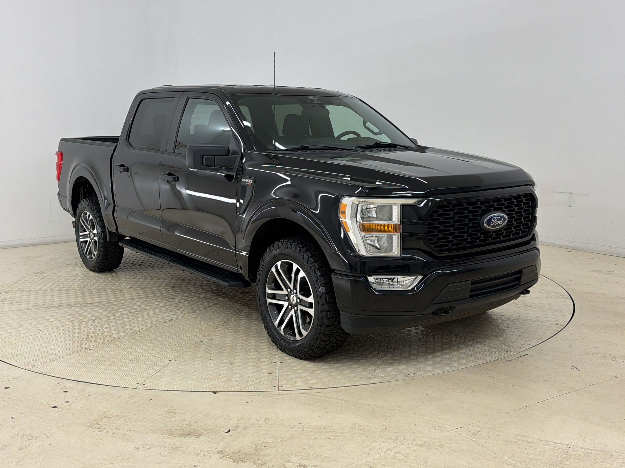 Certified 2022 Ford F150 XL w/ STX Appearance Package AWD/4WD image 7