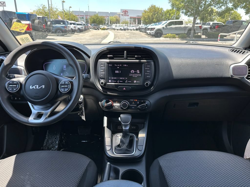 Used 2024 Kia Soul LX w/ Option Group 015 FWD image 20