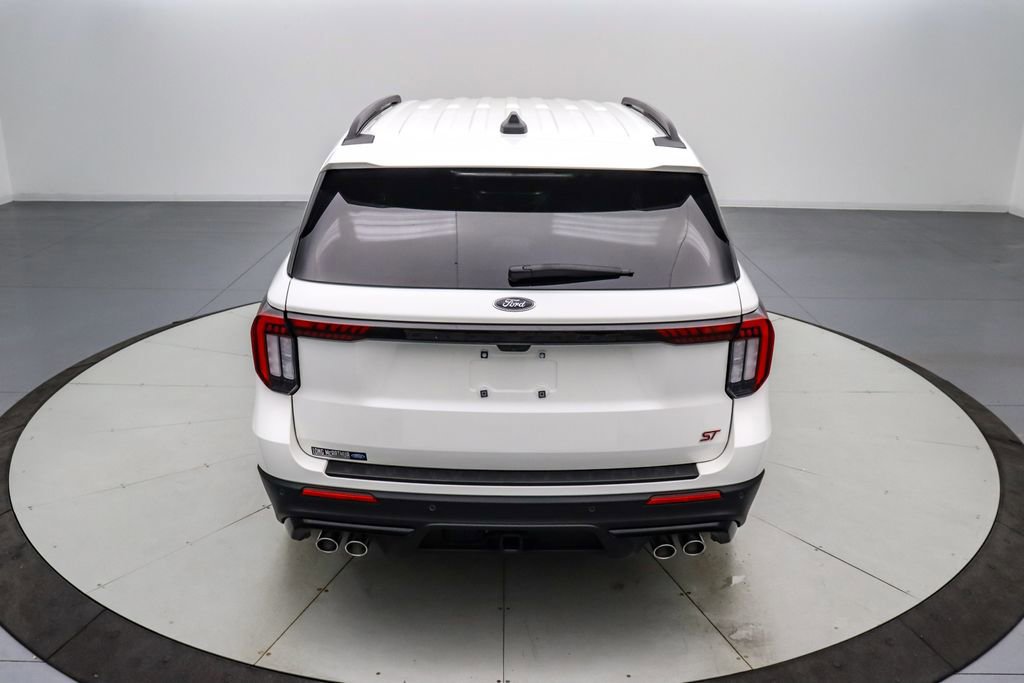 Certified 2025 Ford Explorer ST image 4