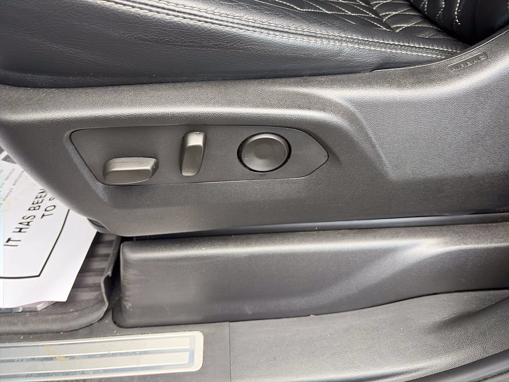 Used 2025 Chevrolet Silverado 1500 RST AWD/4WD image 13