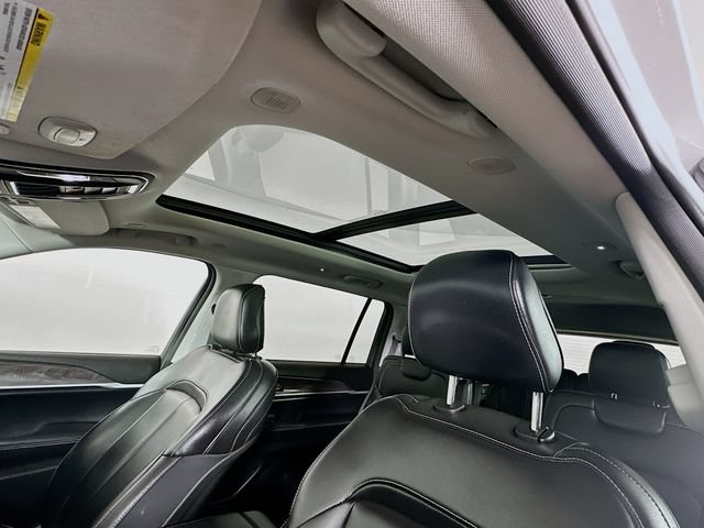Used 2023 Jeep Grand Cherokee L Limited AWD/4WD image 29