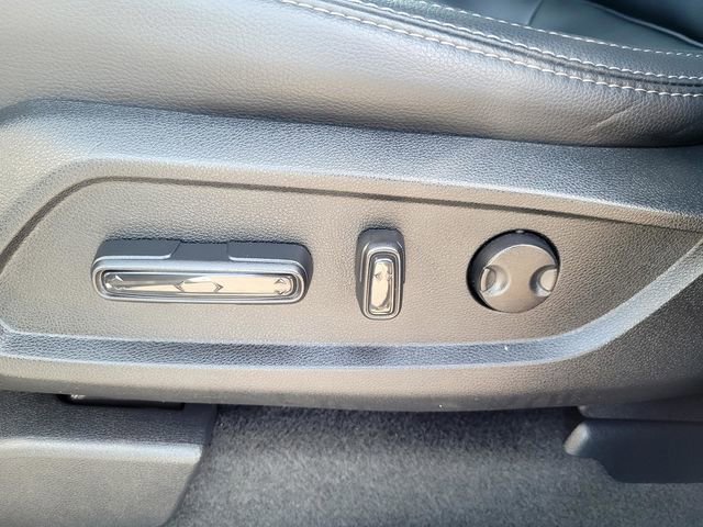 Used 2025 Honda Pilot Touring image 11