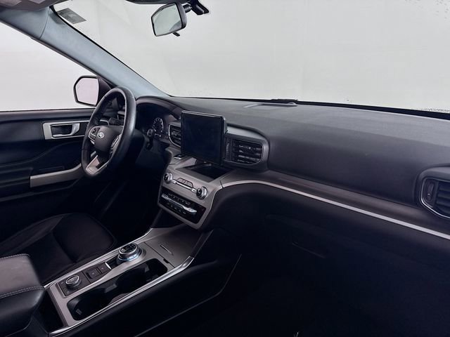 Certified 2022 Ford Explorer XLT w/ Equipment Group 202A image 28