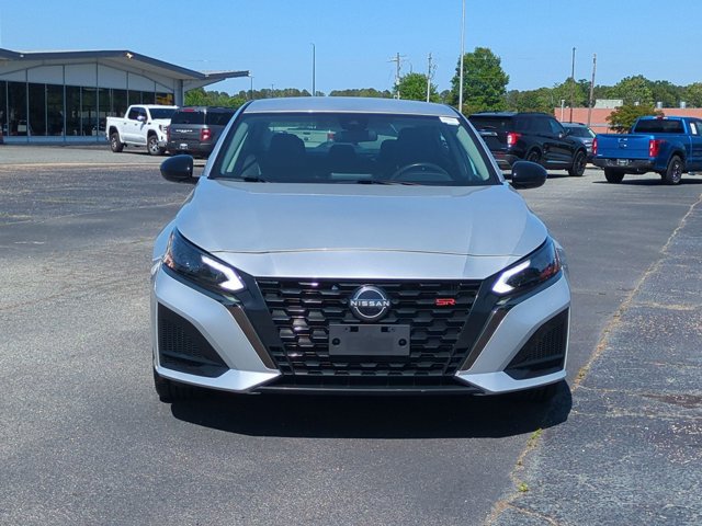 Used 2024 Nissan Altima 2.5 SR FWD image 9