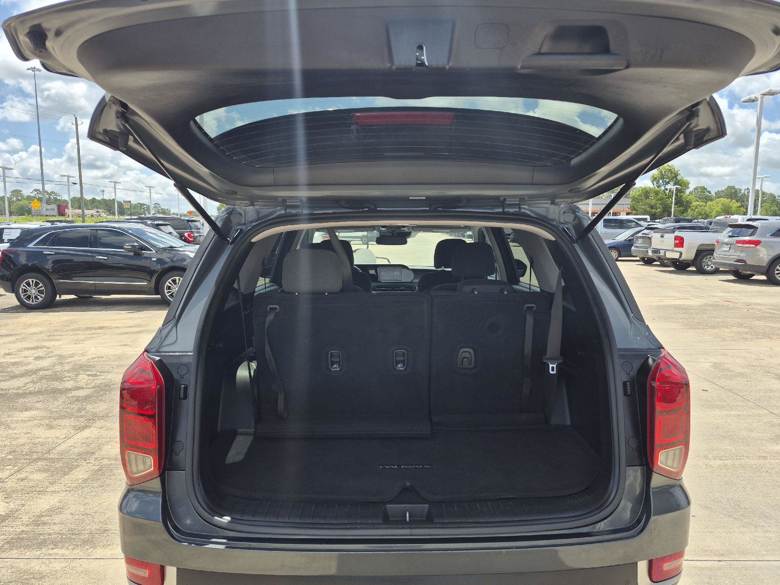 Used 2022 Hyundai Palisade SEL w/ Cargo Package FWD image 14