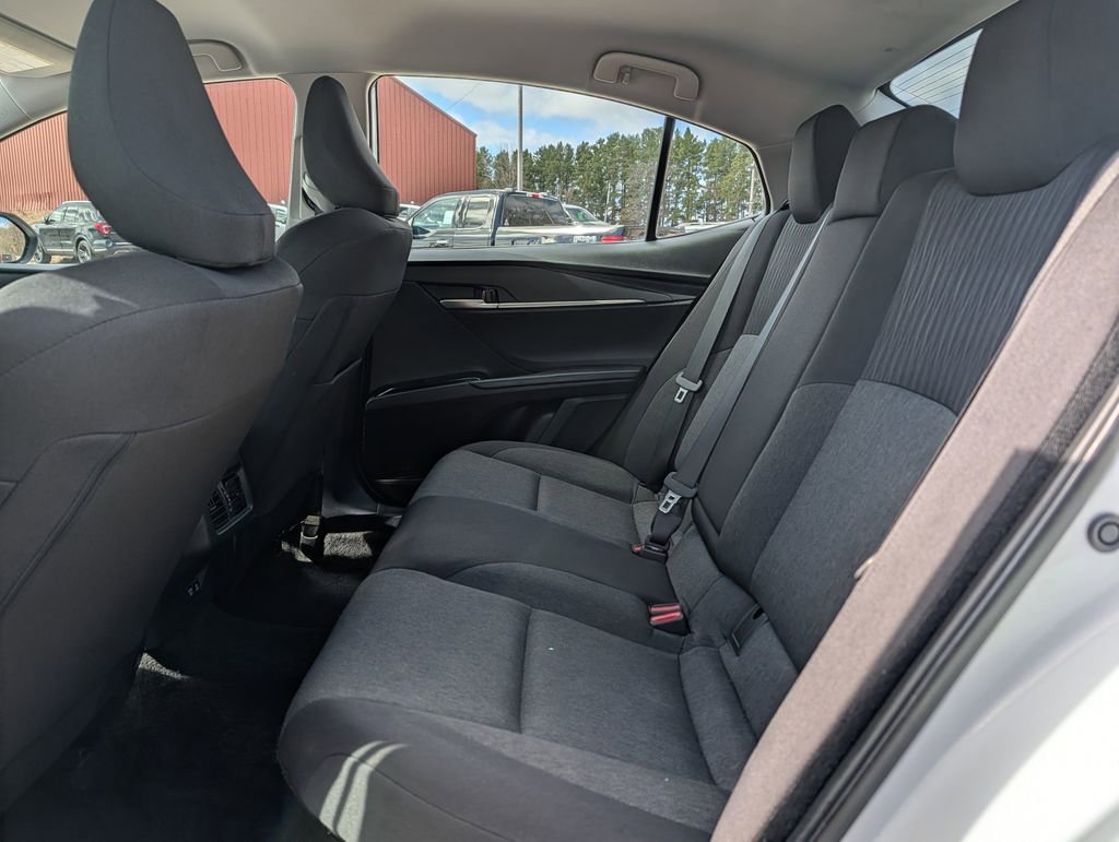 Used 2025 Toyota Camry LE image 9