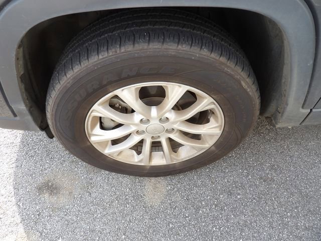 Used 2022 Jeep Cherokee Latitude Lux w/ Sun & Sound Group image 17