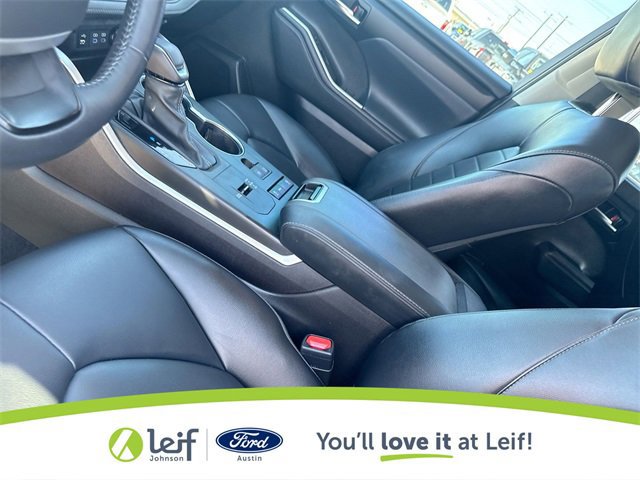 Used 2022 Toyota Highlander XLE image 28