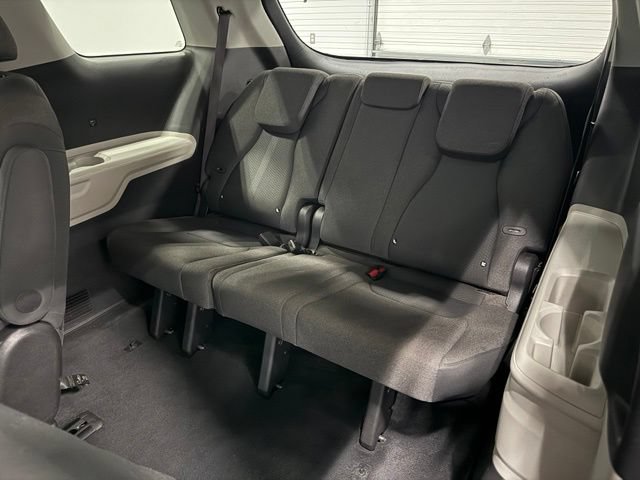 Used 2023 Kia Carnival LX FWD image 34