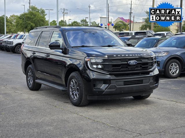 Certified 2025 Ford Expedition Active RWD image 3