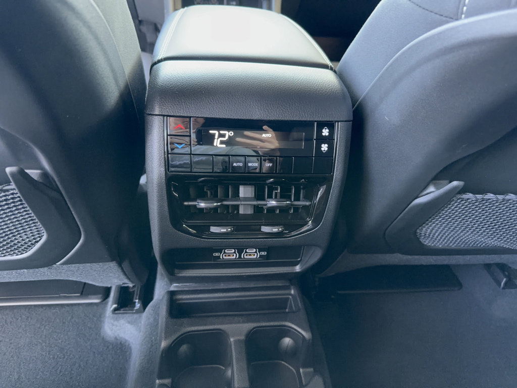 Used 2025 Jeep Grand Cherokee L Laredo image 34