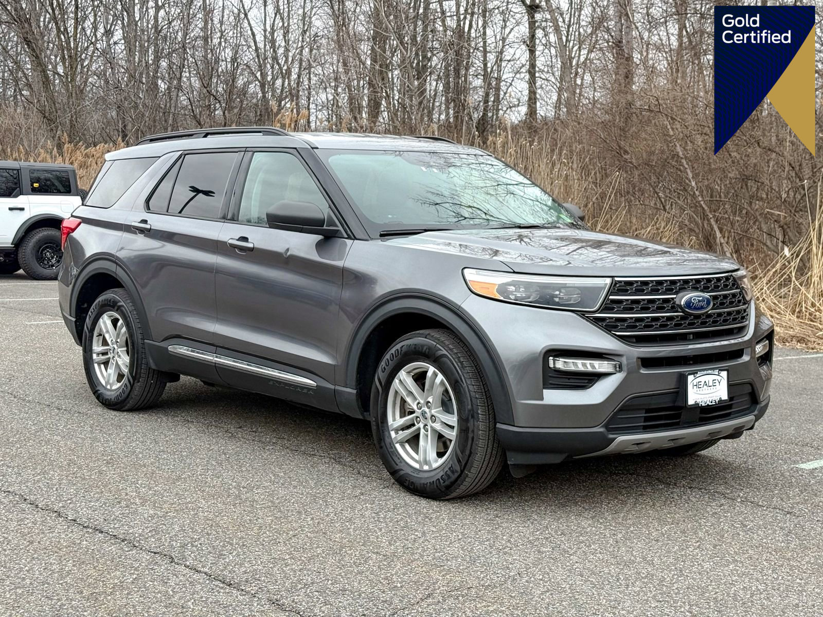 Certified 2022 Ford Explorer XLT w/ Equipment Group 202A image 1