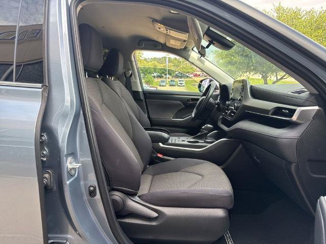 Used 2020 Toyota Highlander LE FWD image 11